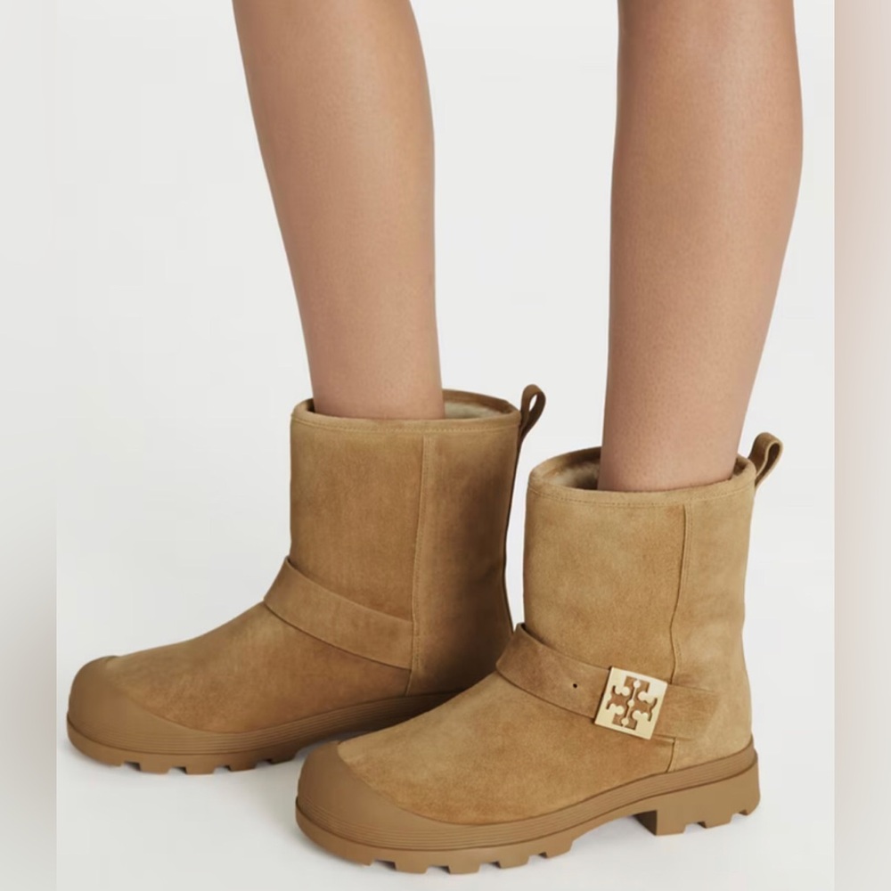 Tory Burch MELLOW SHEARLING BOOT ($450)
chestnut/ gold 
Size 6.5 (New in box!)